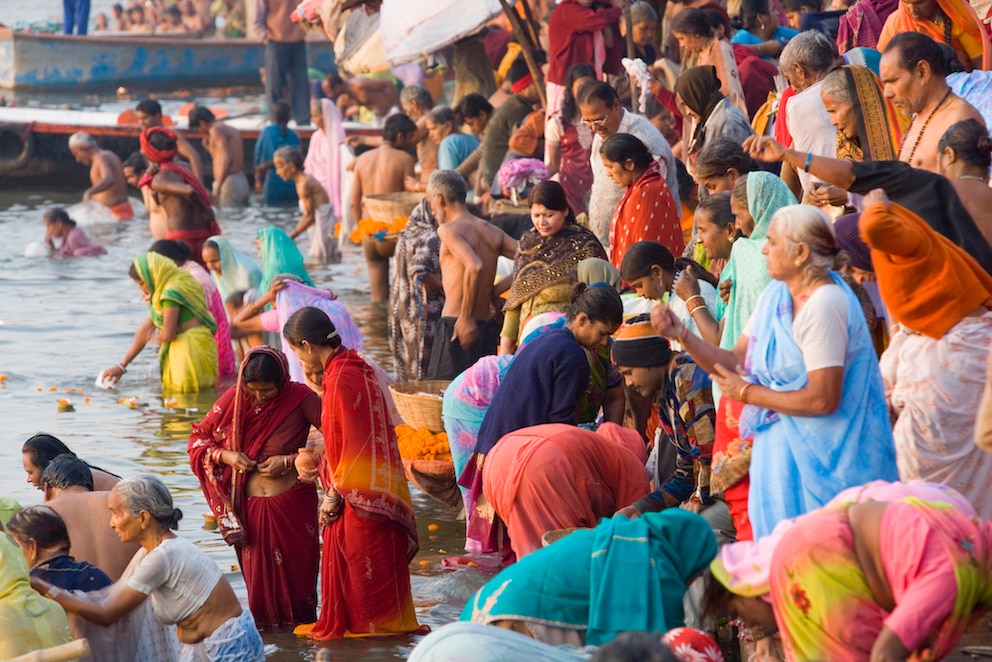 Ein rituelles Bad im Ganges ist Pflicht für jeden gläubigen Hindu