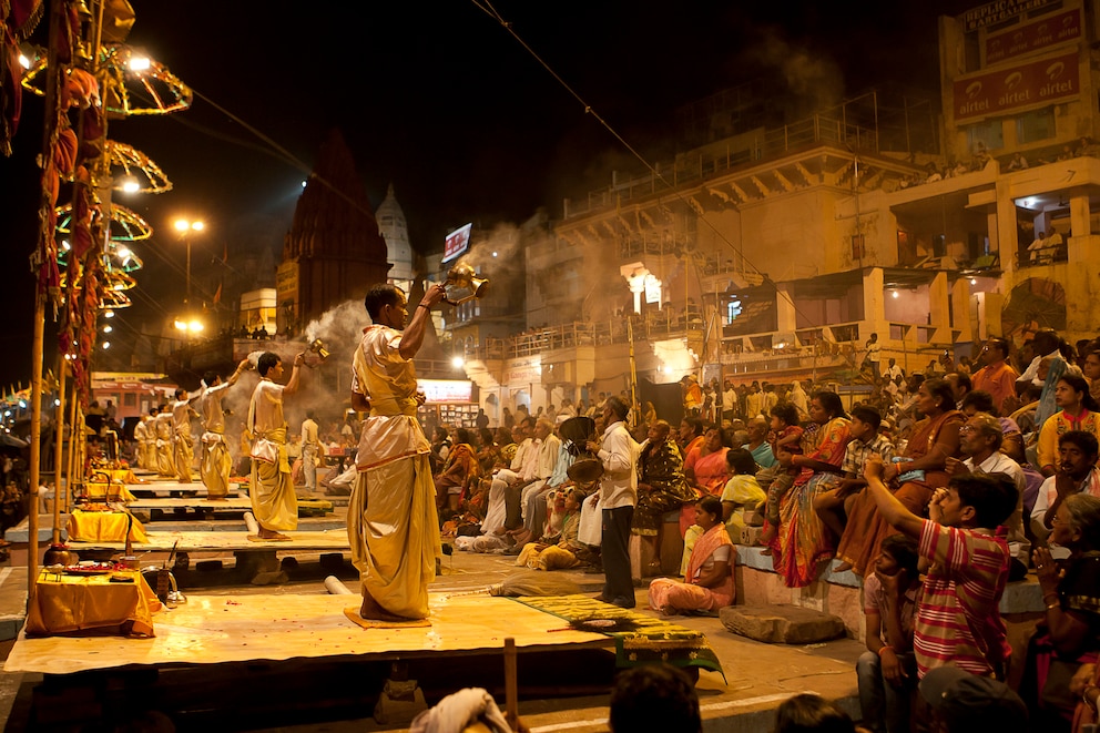 Die allabendliche Zeremonie zu Ehren der Götter ist der Höhepunkt jedes Tages in Varanasi