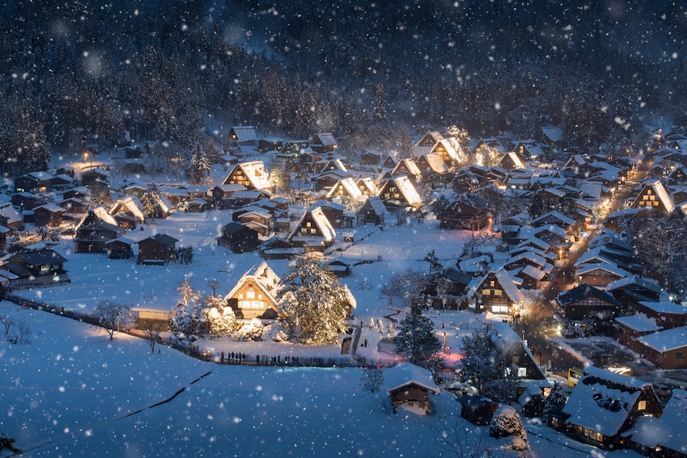 Das japanische Dorf Shirakawa-gō in der Präfektur Gifu