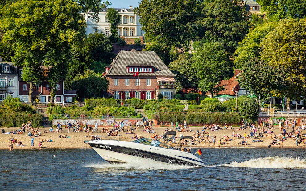 Der Elbestrand in Oevelgönne, Hamburg