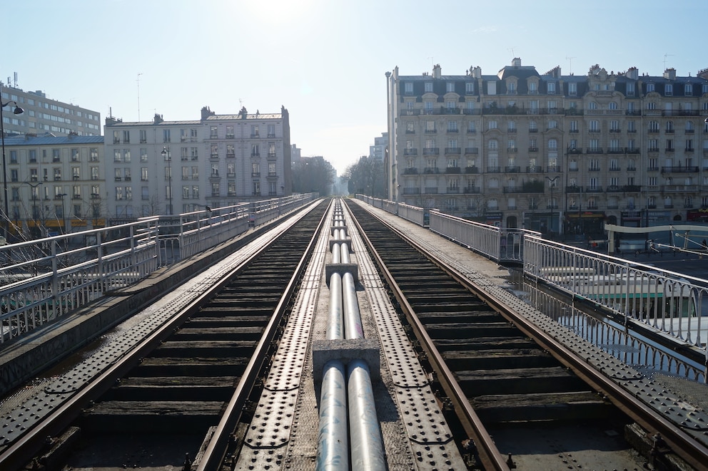 Mitten durch Paris