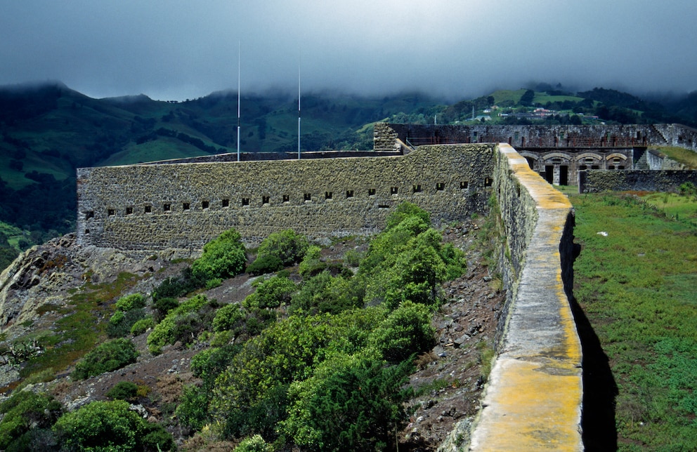 Die Befestigungsanlage High Knoll Fort auf St. Helena