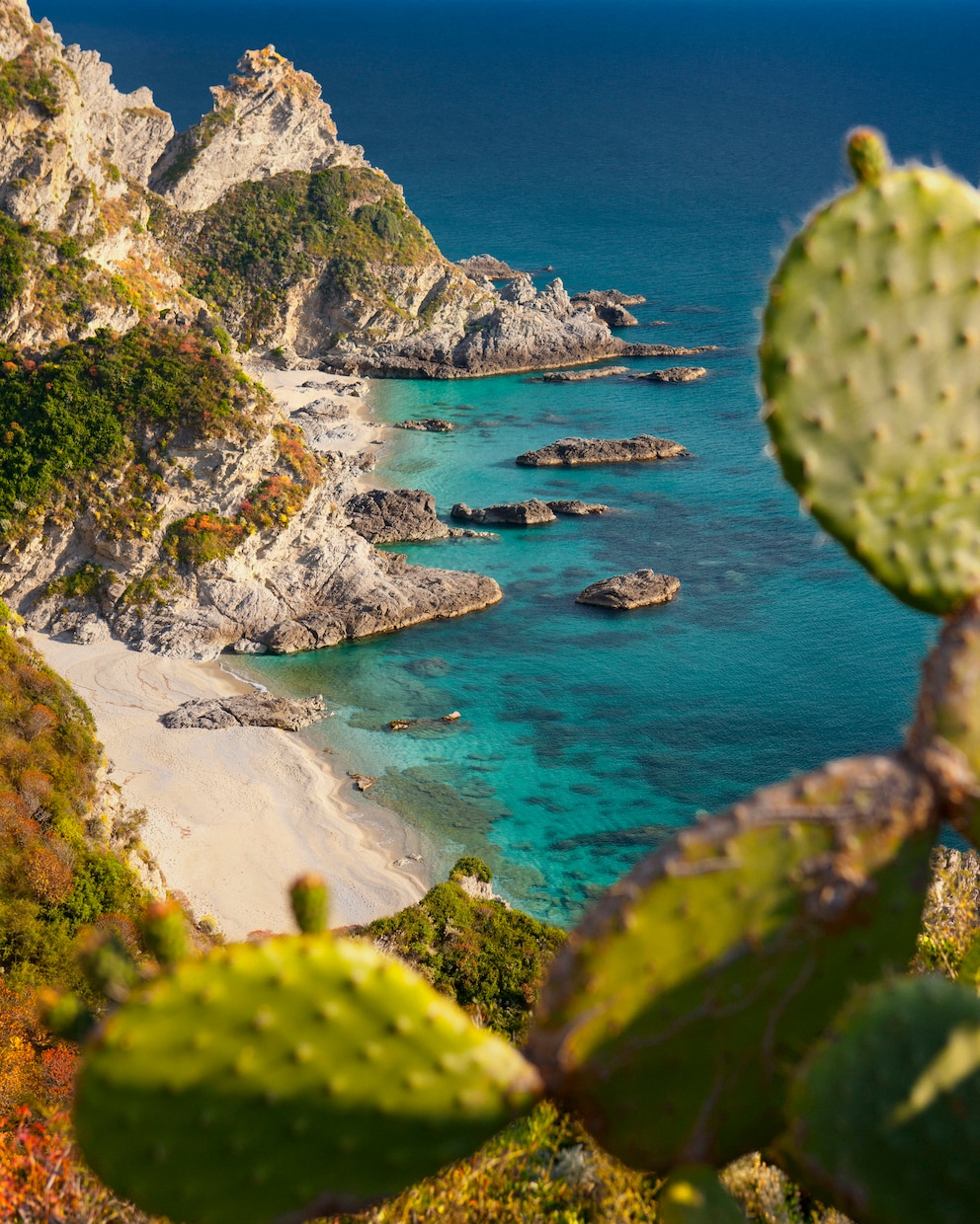  Eine Bucht in Capo Vaticano