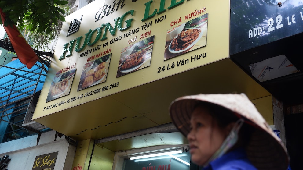Restaurant Bun Cha Huong Lien in Hanoi