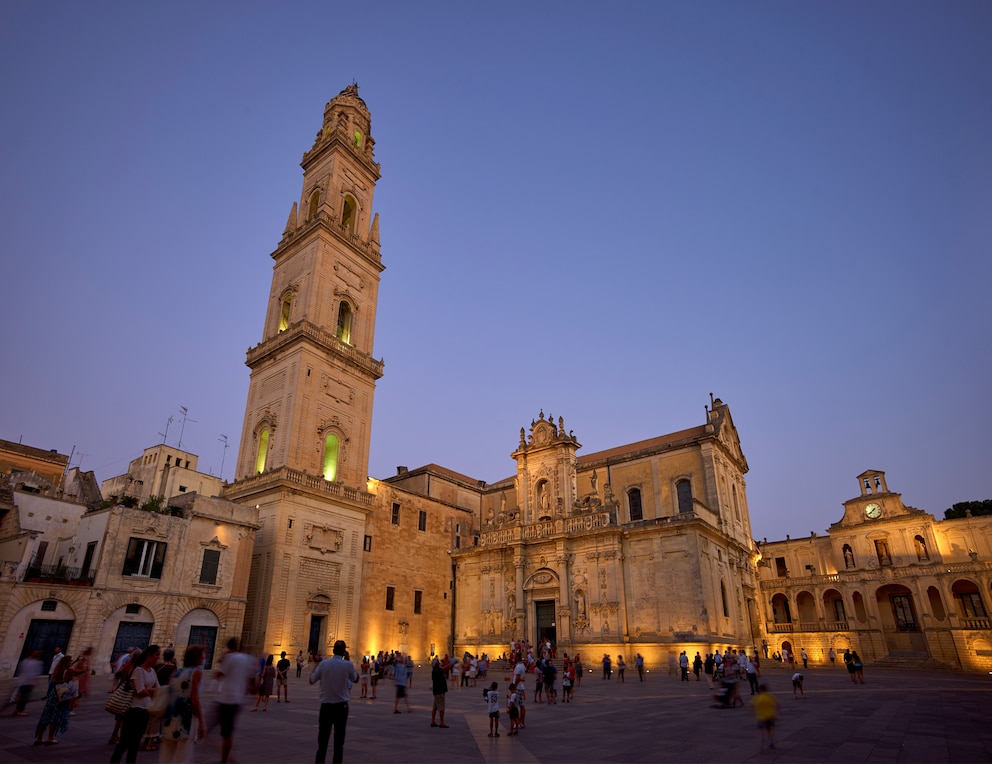 Piazza del Duomo mit der Kathedrale in Lecce