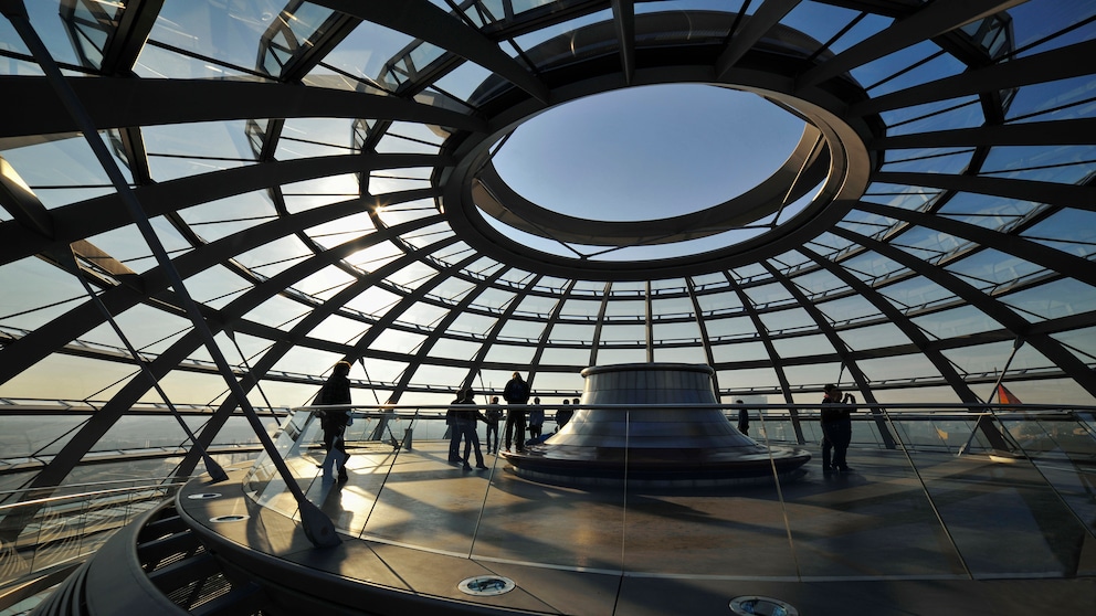 Beliebteste Sehenswürdigkeit in Deutschland, Berlin, Reichstagskuppel