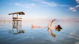 Tourist im Toten Meer / Dead Sea in Israel