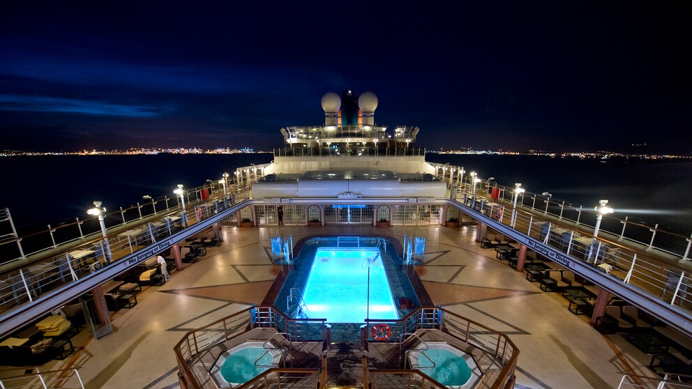 Pool auf dem Kreuzfahrtschiff Cunard's Queen Victoria