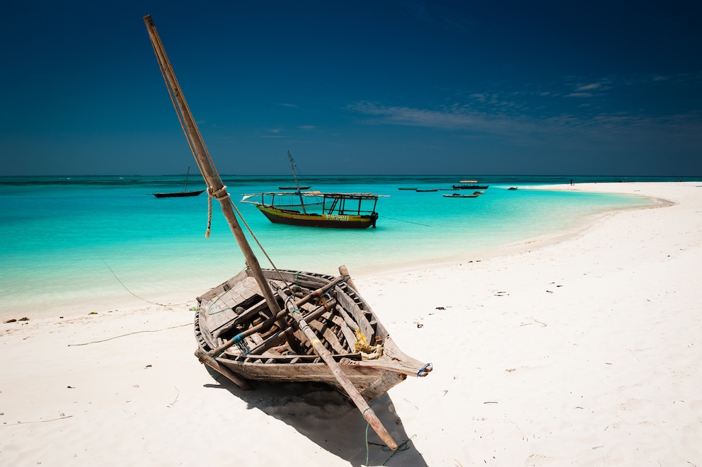 Eine alte Dhau am Kendwa Beach