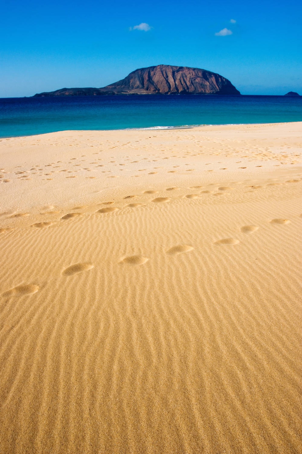 Dreamlike play of colors: Playa de las Conchas
