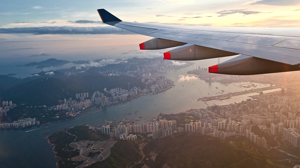 Flugzeug über Hongkong