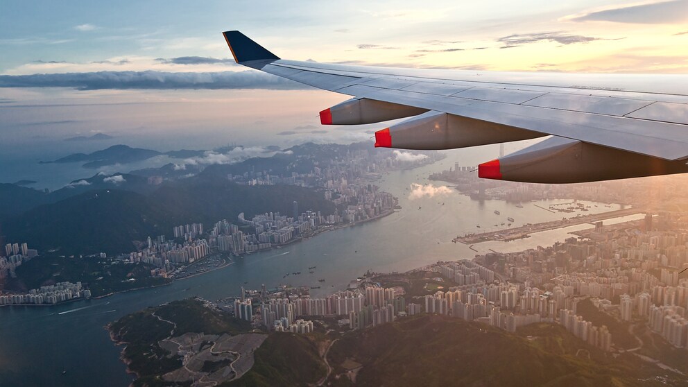 Flugzeug über Hongkong