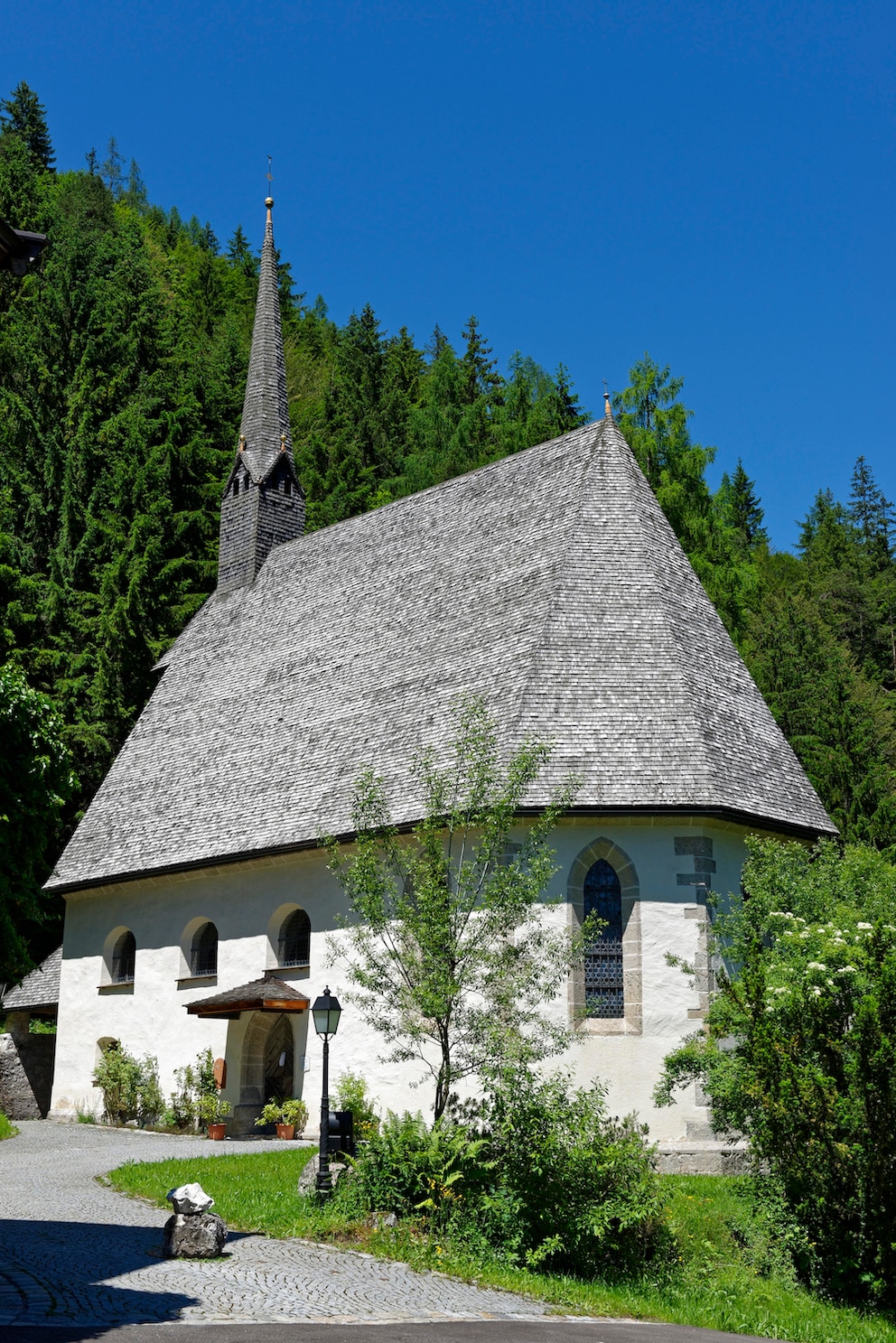 Die Wallfahrtskirche St. Adolari in St. Ulrich am Pillersee