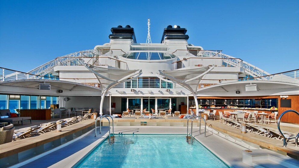 Pool-Deck der „Seabourn Ovation“