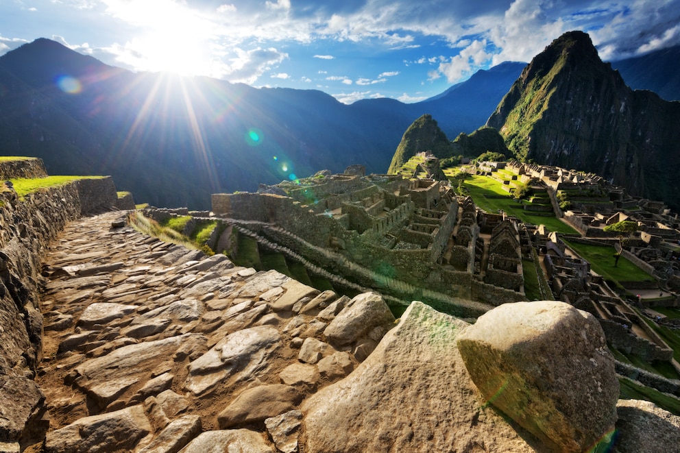 Der Machu Picchu ist die beeindruckende Stadt der Inkas inmitten der Anden. 