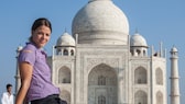 Jessica Schwarz vorm Taj Mahal