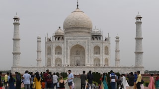 Indien-Touristen am Taj Mahal