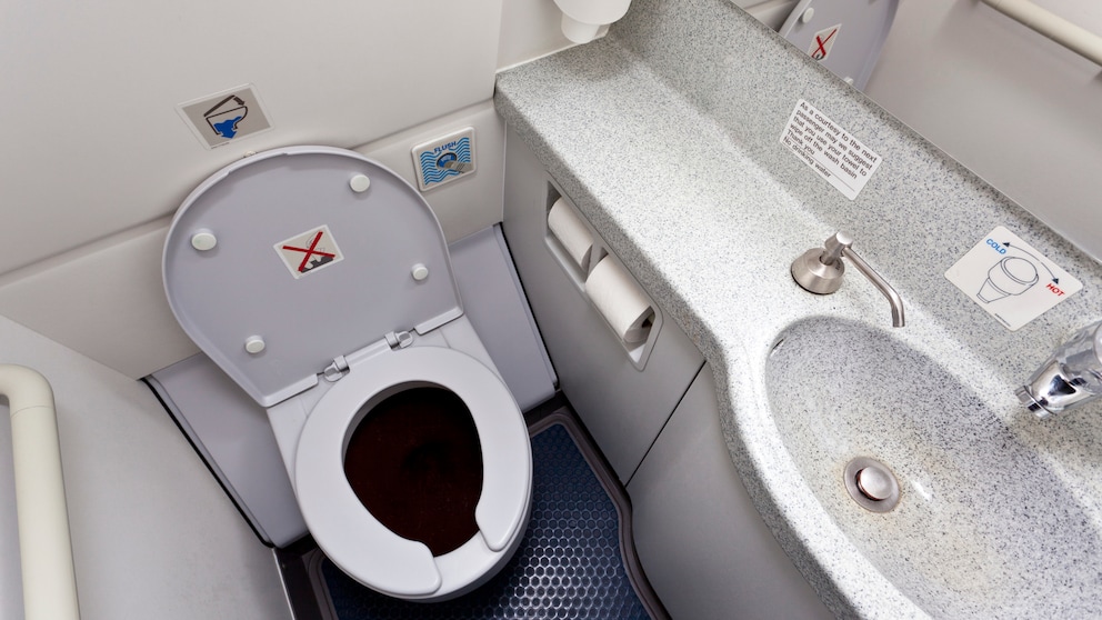 Toiletten in Flugzeugen werden immer kleiner