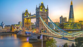 Die Tower Bridge bei Sonnenuntergang