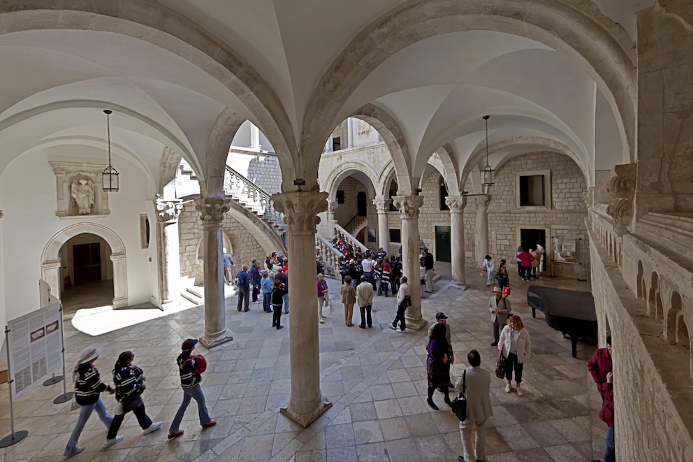 Der Rektorenpalast im Zentrum der Altstadt