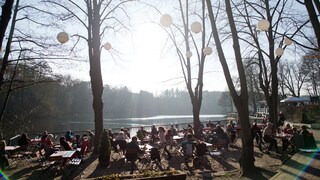Obwohl Berlin oftmals schrill, laut und exzentrisch ist, gibt es auch Orte, die durch ihre Ruhe und Abgeschiedenheit verzaubern.