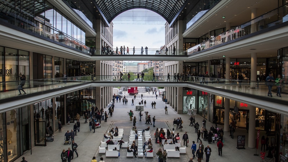 Ob in Einkaufszentren oder kleineren Boutiquen – hier erfahren Sie, welche internationalen Metropolen am shopping-freundlichsten sind!