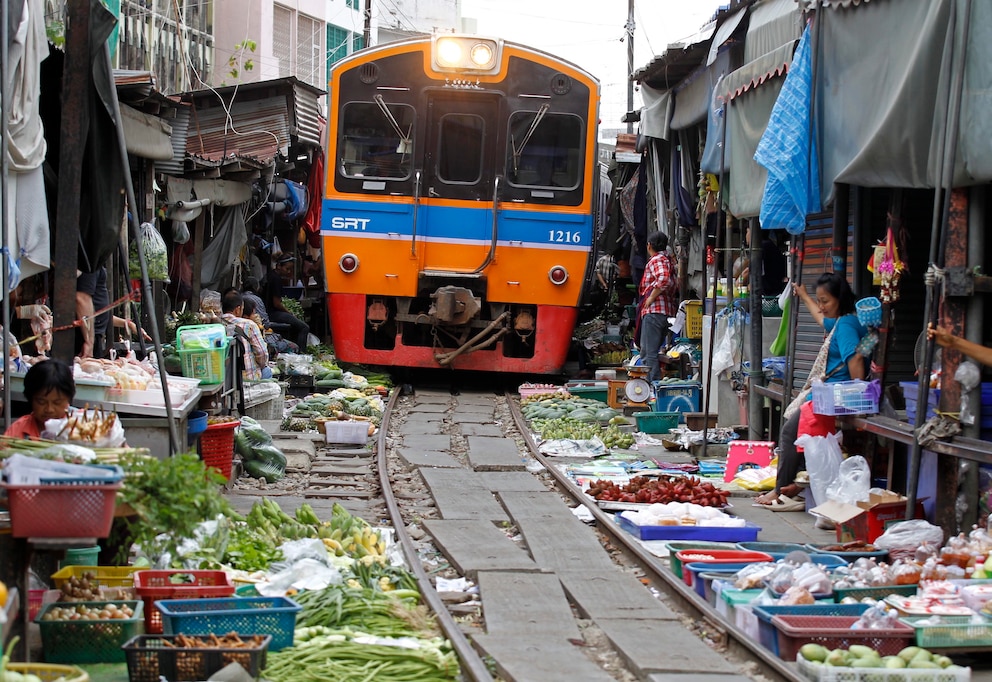 Maeklong Railway, Thailand