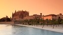 Die Kathedrale von Palma de Mallorca beim Sonnenuntergang