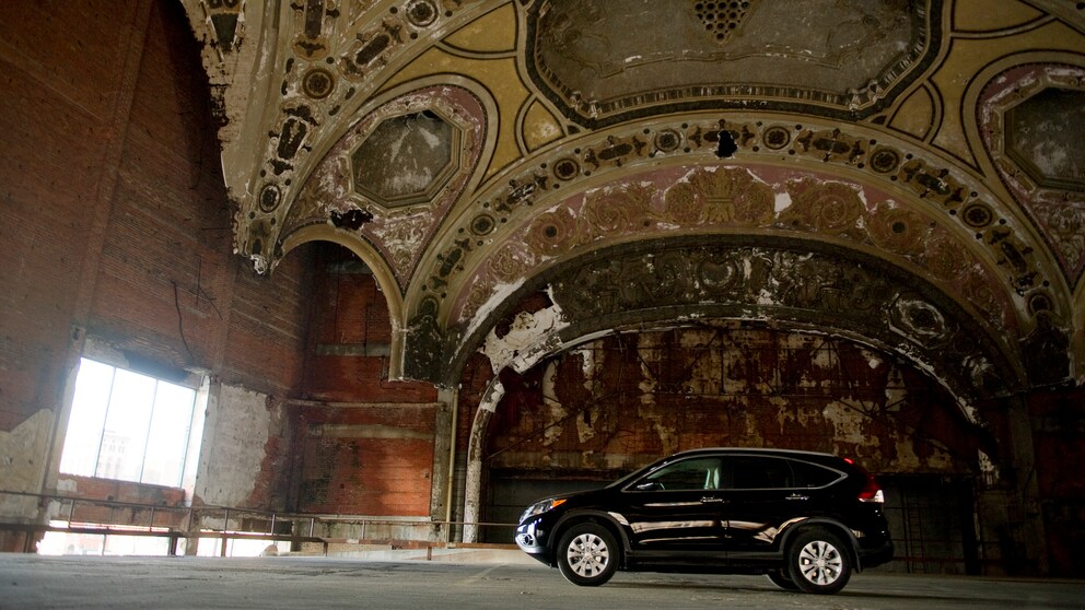 Früher Filmtheater, heute Parkhaus: das Michigan Theatre in Detroit