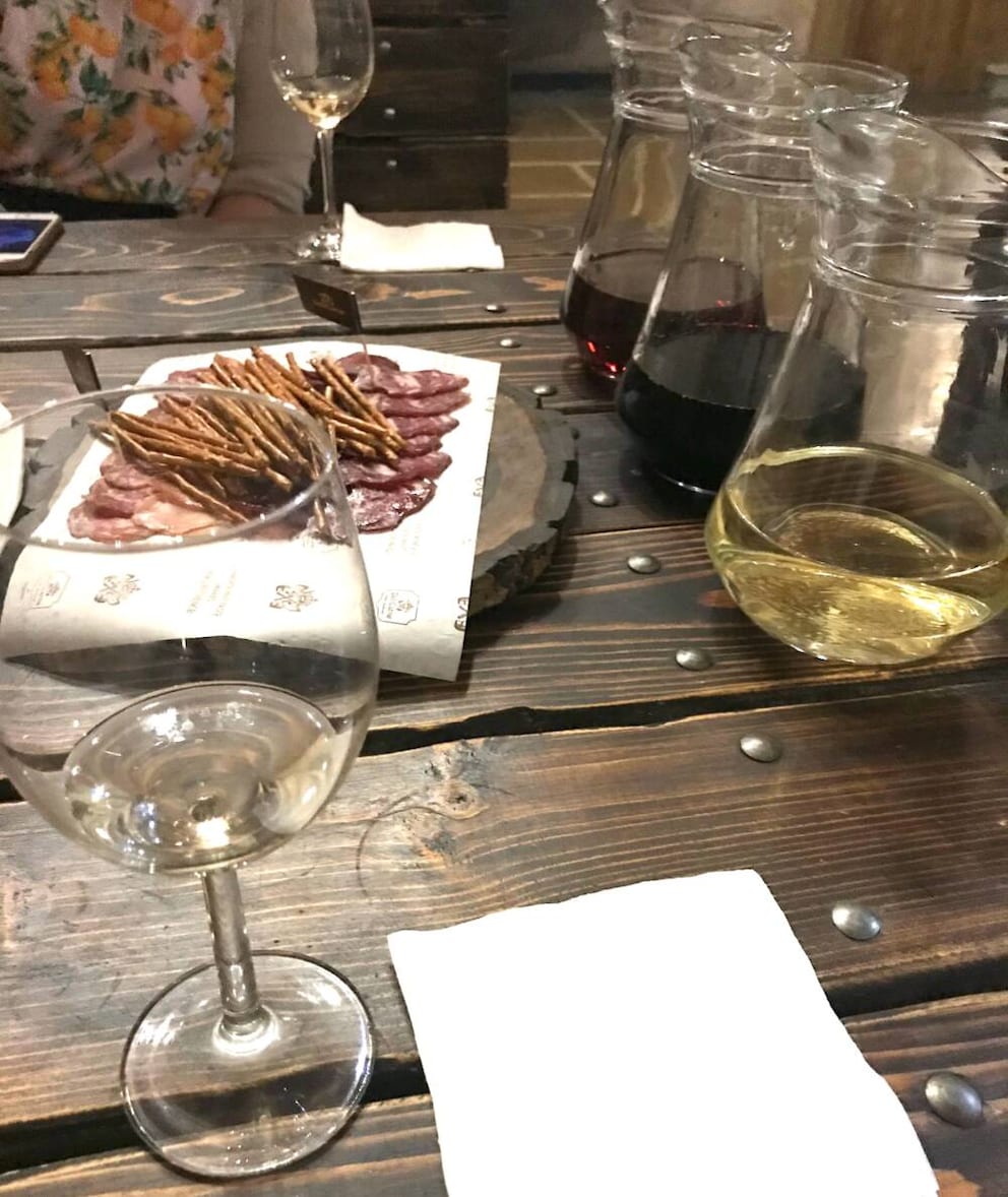 Highly recommended: A wine tasting with local snacks