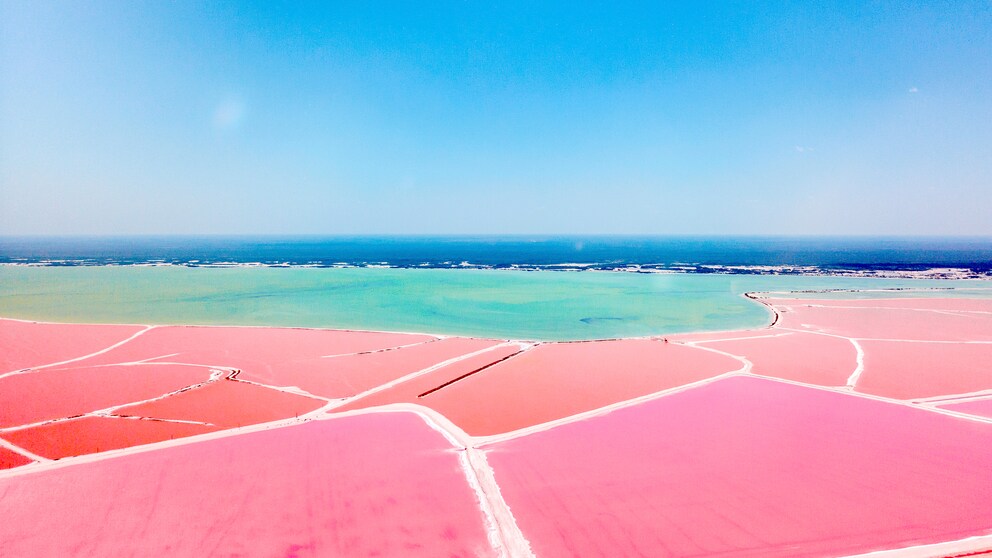 Mexiko, Yucatan, Las Coloradas, Pink Lake salt lake