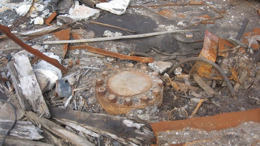 Deckel tiefstes Loch der Welt