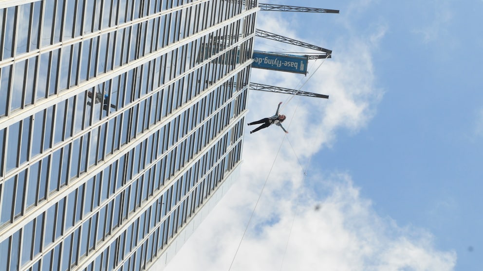 Base Flying am Berliner Alexanderplatz