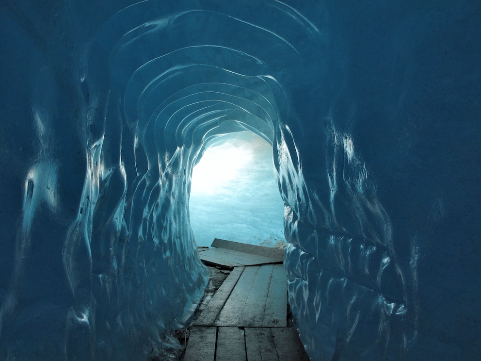 Die Eisgrotte des Rhonegletschers