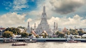 Der Wat Arun Tempel in Bangkok in Thailand