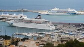 Kreuzfahrtschiffe im Hafen von Mallorca