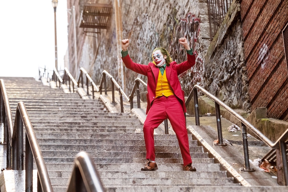 Joker Tanz auf der Treppe