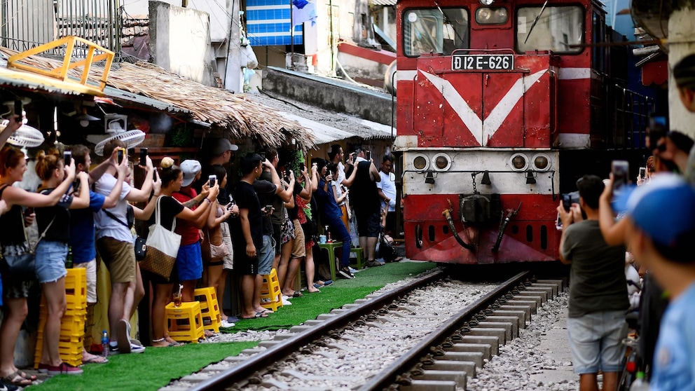 Hanoi Train Street