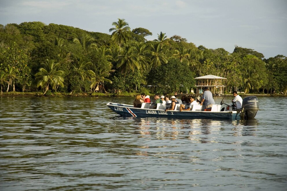 Touristenboot Kanal Tortuguero