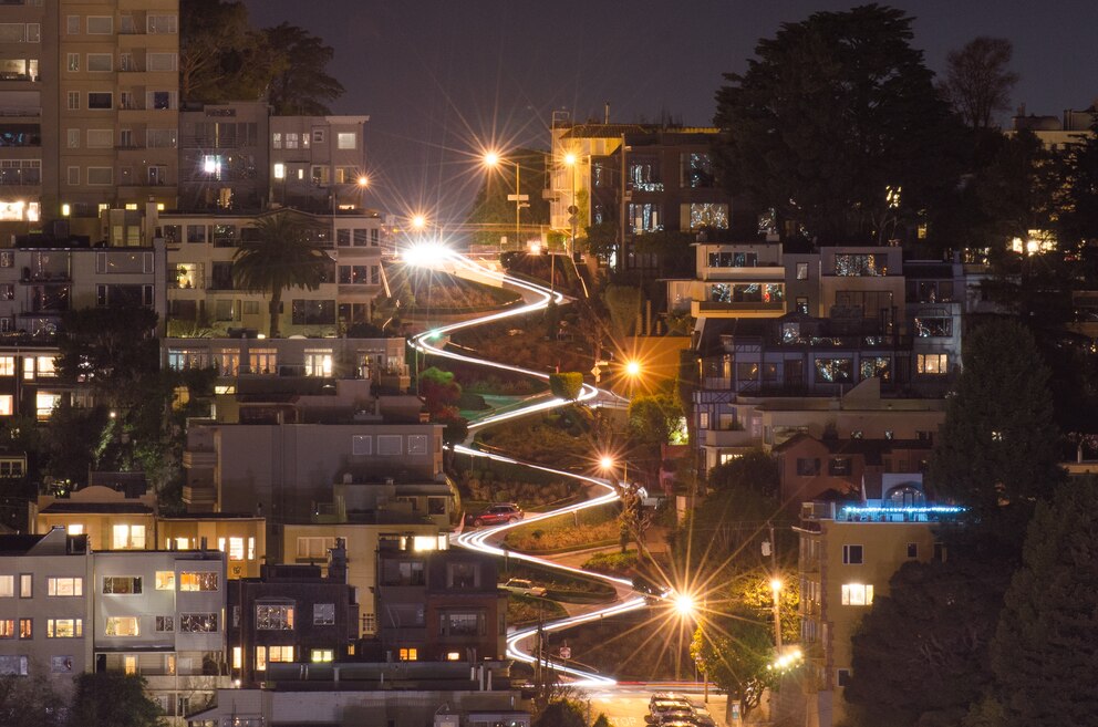 Die Lombard Street bei Nacht