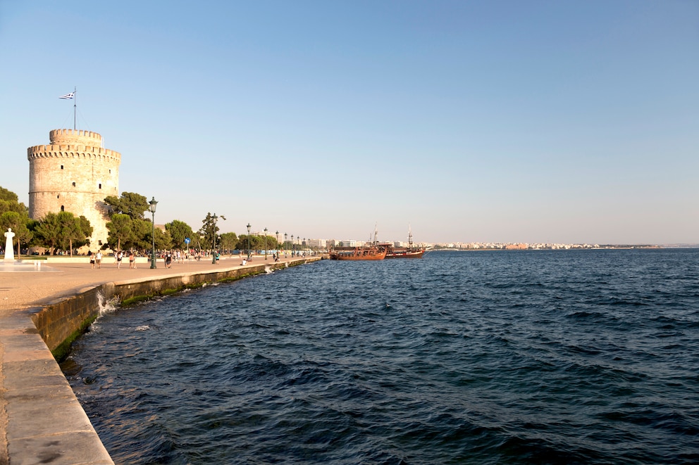 Der Weiße Turm südlich des Hafens in Thessaloniki