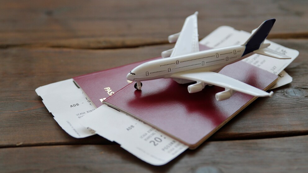Viele Flüge sind momentan storniert worden. Als Entschädigung bieten die meisten Airlines Gutscheine an. Sollte man sie annehmen?