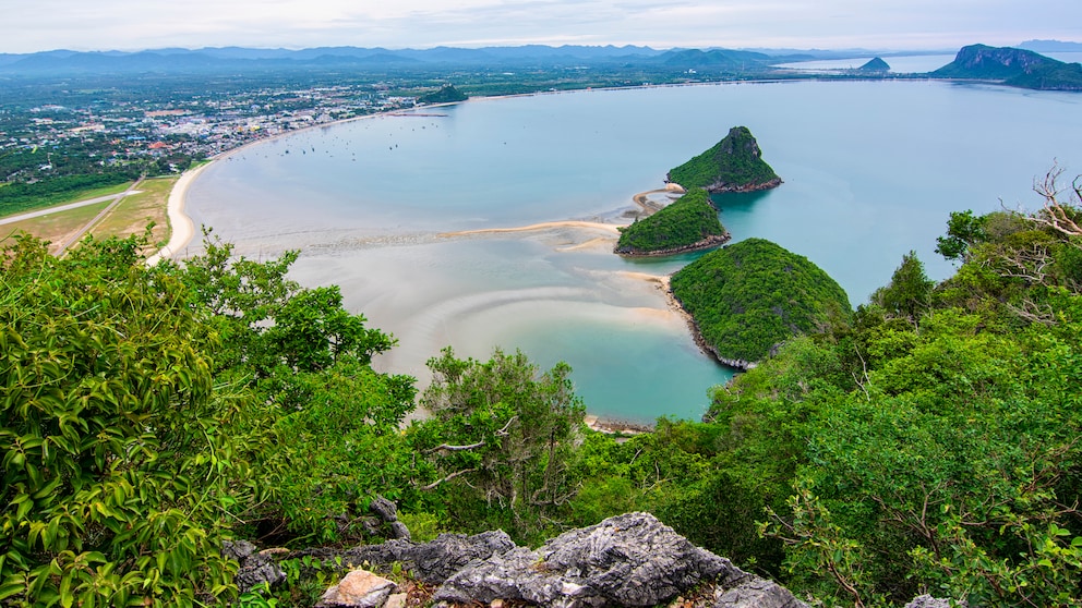 Ausblick vom Hügel Khao Lom Muak in Thailand
