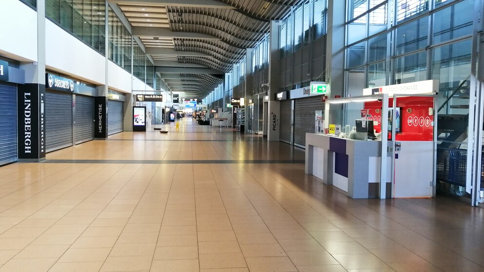 Leerer Flughafen von Hamburg: Wann greift die Reiserücktrittsversicherung?
