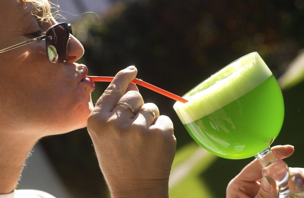  Besonders im Sommer beliebt: Berliner Weiße, hier mit Waldmeistersirup