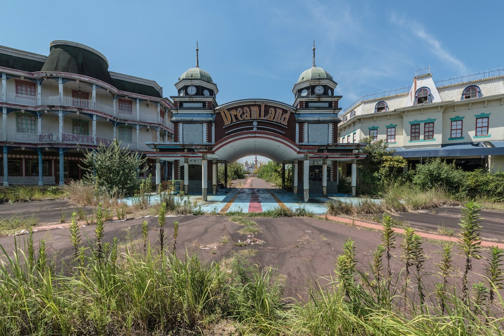 Nara Dreamland, Japan