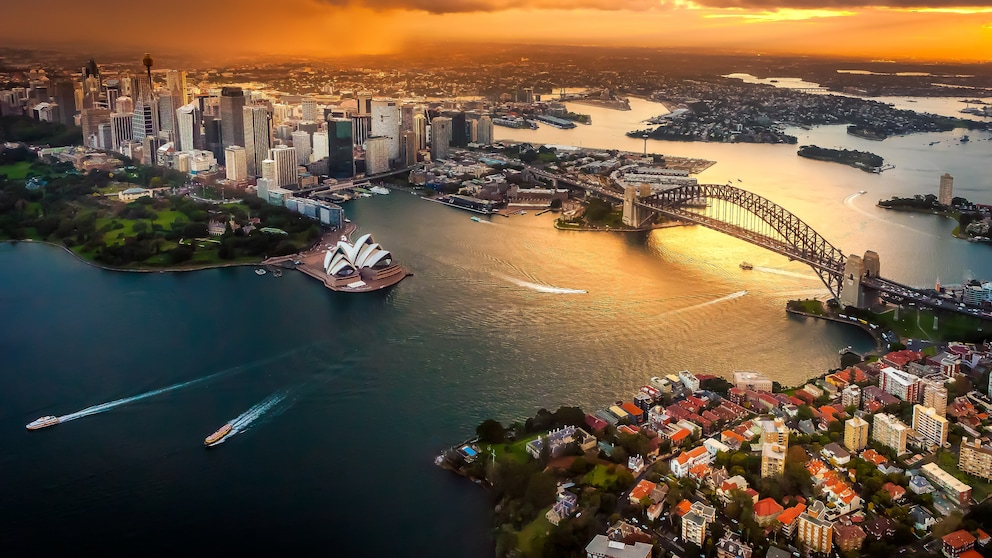 Blick auf Sydney mit Oper und Harbour Bridge
