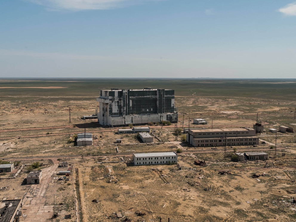 Verlassener Hangar Kasachstan