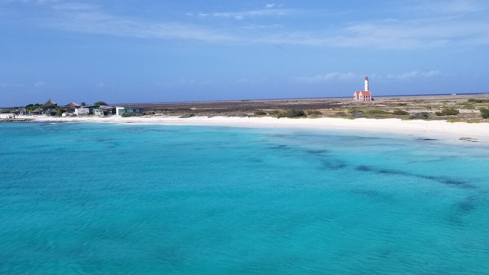 So traumhaft das Meer um Klein Curacao ist, so tragisch ist die Geschichte der Insel