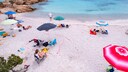 Der Strand von Porto Cervo auf Sizilien in Italien